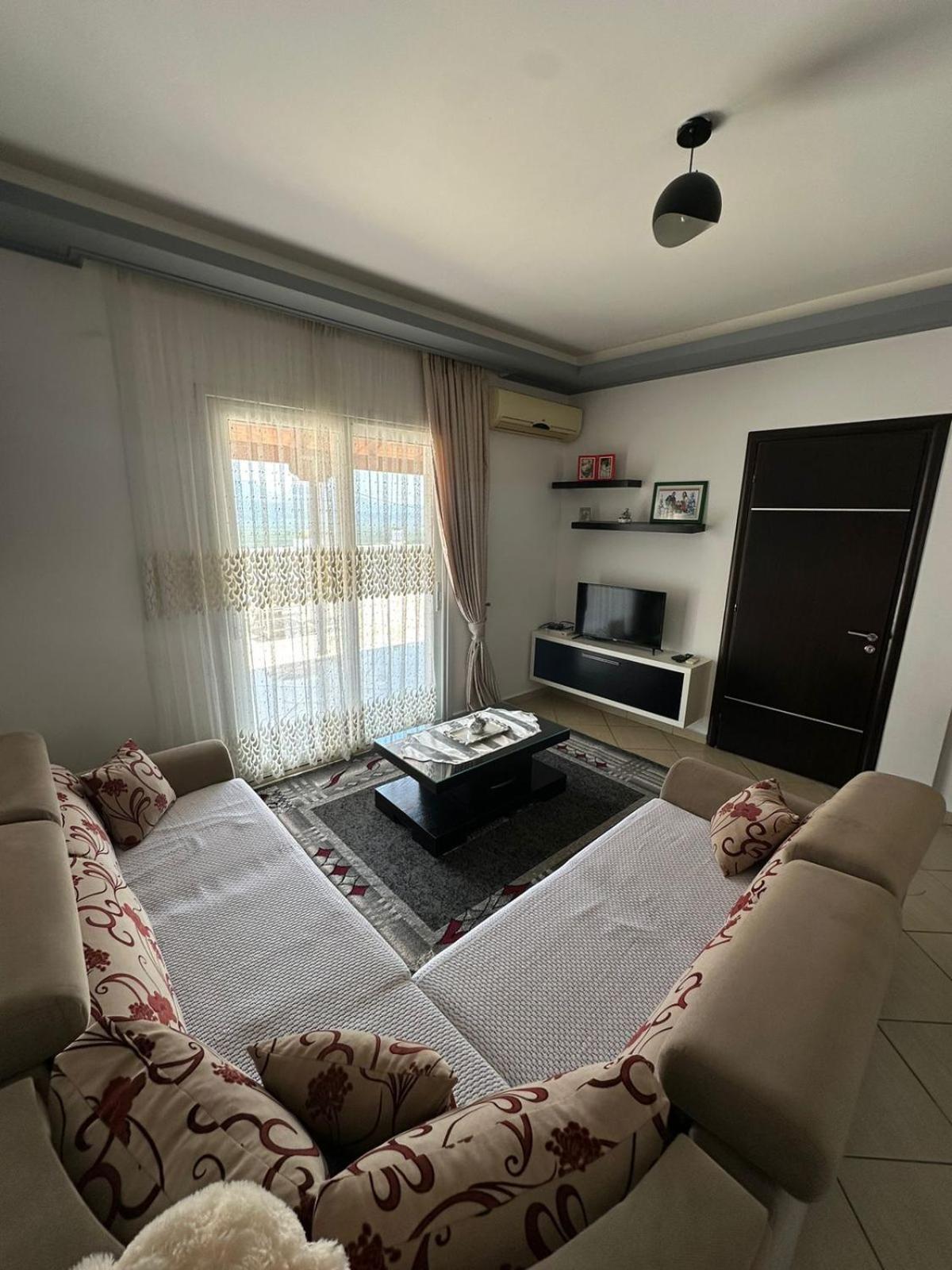 Apartments Berti Sarandë Esterno foto