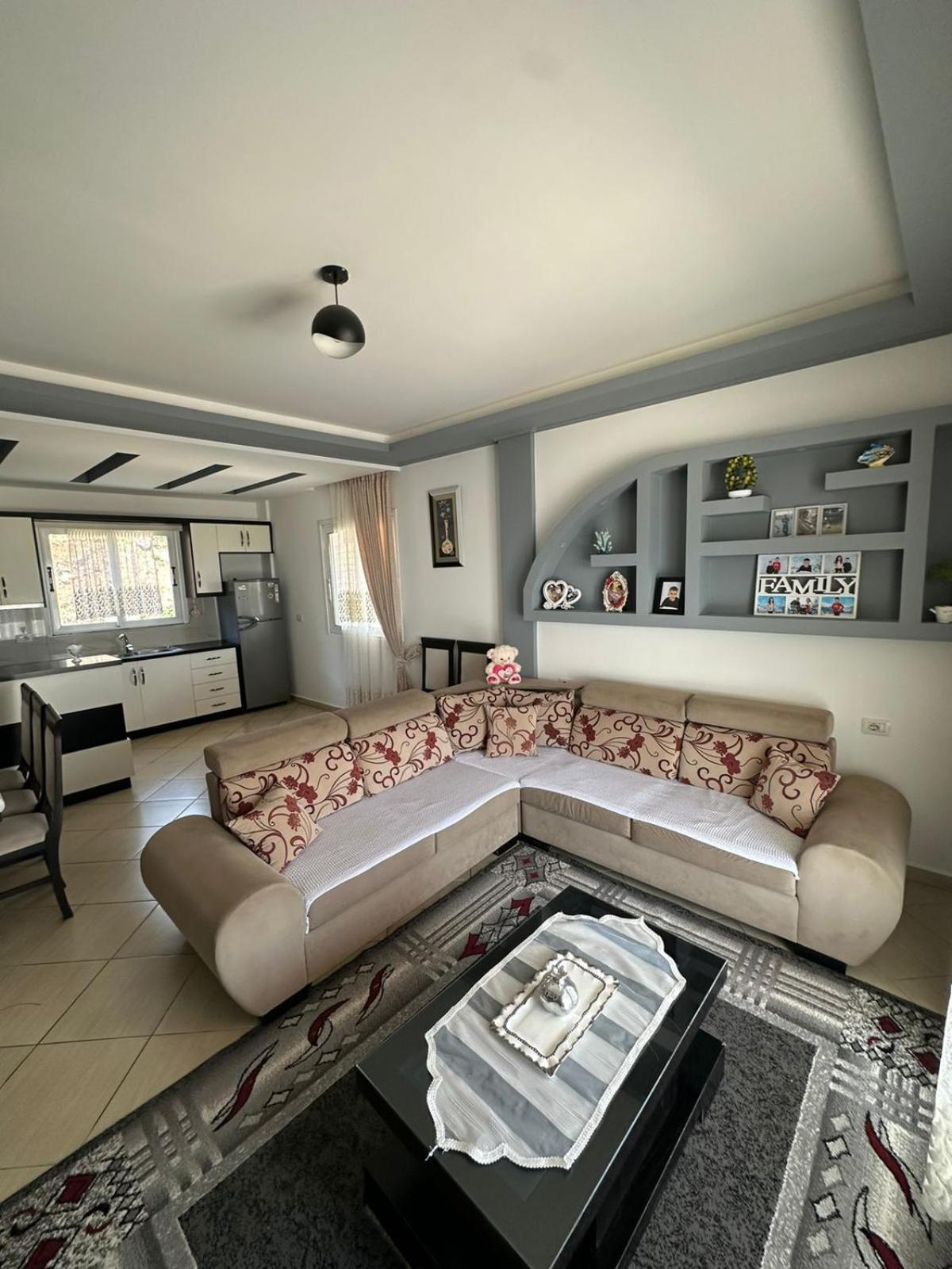 Apartments Berti Sarandë Esterno foto