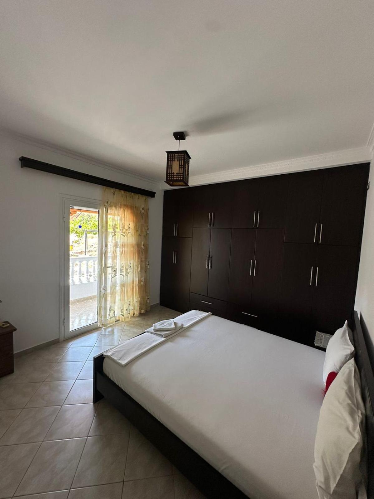 Apartments Berti Sarandë Esterno foto