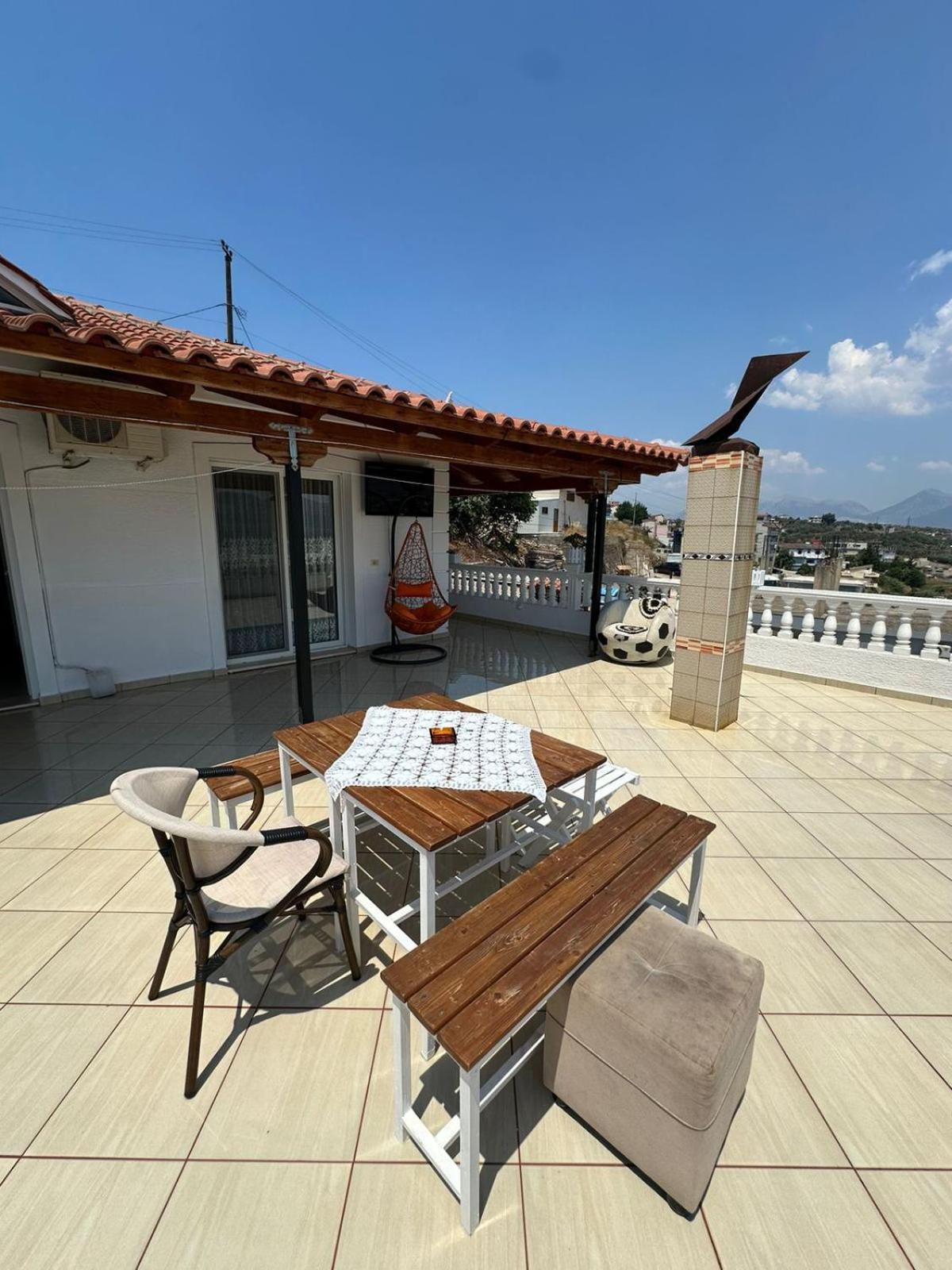 Apartments Berti Sarandë Esterno foto